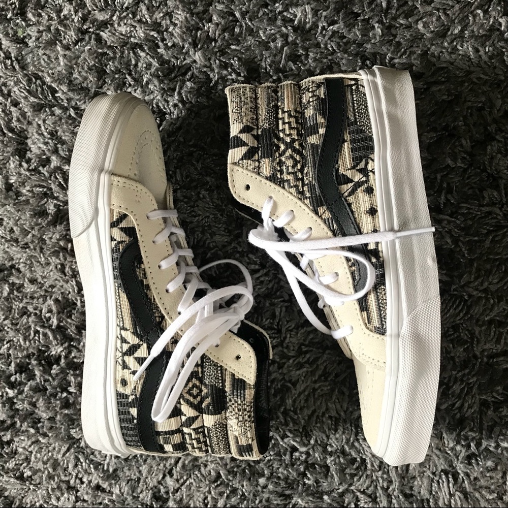 VANS Hightop Sneakers